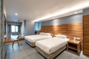 Phòng Deluxe 3 Người Nhìn Ra Thành Phố (Deluxe Triple City View)