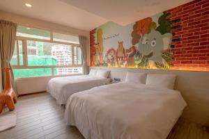 Theme Family Room