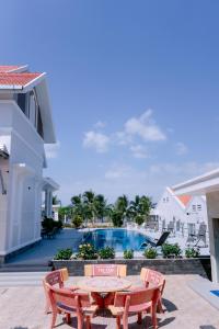 Biệt Thự 3 Phòng Ngủ (Three-Bedroom Villa)