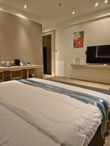 Phòng Superior giường đôi lớn (Superior Queen Room)