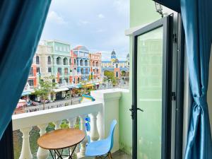 Phòng Giường Đôi Có Ban Công (2 Người Lớn + 1 Trẻ Em) (Double Room with Balcony (2 Adults + 1 Child))