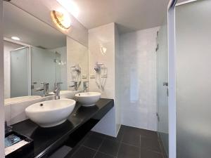 Room with 4 Single Beds