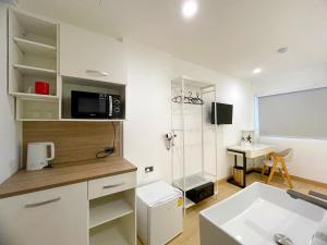 Phòng Deluxe giường Queen (Deluxe Queen Room)
