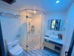 Phòng Bốn Người Có Phòng Tắm Riêng (Quadruple Room with Private Bathroom)