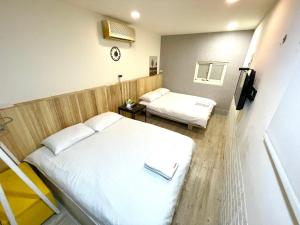 Phòng Bốn Người Có Phòng Tắm Riêng (Quadruple Room with Private Bathroom)