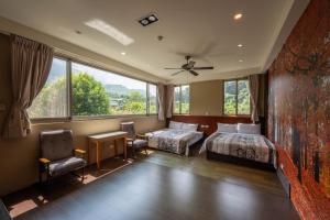 Phòng 4 người nhìn ra vườn (Quadruple Room with Garden View)