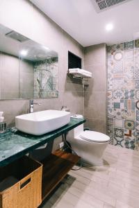 Phòng Deluxe Giường Đôi Có Bồn Tắm (Deluxe Double Room with Bath)
