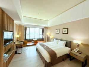Phòng Loại Sang Giường Lớn (Deluxe King Room)