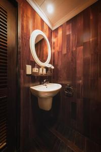 Deluxe hướng biển giường King hoặc 2 giường (Deluxe Sea View King or Twin)