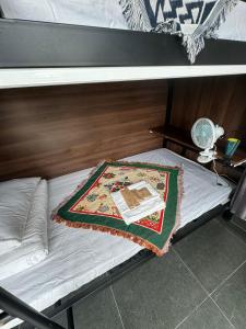 Giường Tầng Trong Phòng Ngủ Tập Thể Cho Nữ (Bunk Bed in Female Dormitory Room )