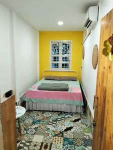 Phòng Giường Đôi Với Phòng Tắm Chung (Double Room with Shared Bathroom)