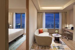Suite Deluxe 1 Phòng Ngủ (One-Bedroom Deluxe Suite)