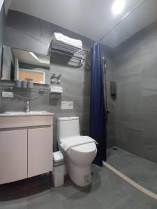 Phòng Cơ bản cho 3 người với phòng tắm dùng chung (Basic Triple Room with Shared Bathroom)