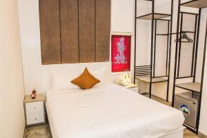 Phòng Tiêu Chuẩn Giường Đôi Lớn (Standard Queen Room)