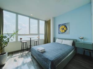Phòng Đôi Hướng Hồ - Tầng Cao (Lake View Double Room - High Floor)