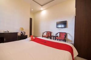 Phòng Tiêu Chuẩn Giường Đôi Lớn (Standard Queen Room)