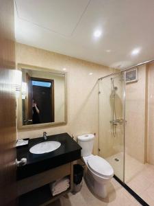 Ngôi Nhà 5 Phòng Ngủ (Five-Bedroom House)