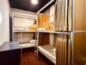 1 Người Trong Phòng Tập Thể Tiêu Chuẩn 6 Giường – Nam & Nữ (1 Person in 6-Bed Standard Dormitory - Mixed)