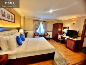 Phòng Superior giường đôi lớn (Superior Queen Room)