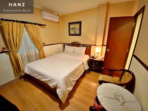 Phòng Tiêu Chuẩn Giường Đôi Lớn (Standard Queen Room)