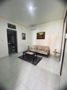 Studio Deluxe (Deluxe Studio)