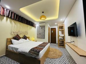 Phòng Giường Đôi Nhìn Ra Núi (Double Room with Mountain View)