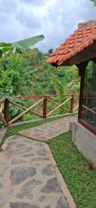 Phòng 2 Giường Đơn Nhìn Ra Núi (Twin Room with Mountain View)