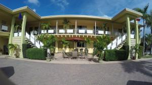 Capri Apartments