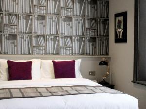 Large Double or Twin Room room in The One Tun Pub & Rooms
