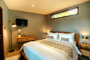 Phòng Đôi Loại Sang (Deluxe Double Room)