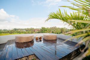 Royal Suite with Bathtub and Balcony