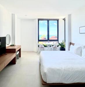 Phòng Gia Đình Nhìn Ra Biển (Family Room with Sea View)