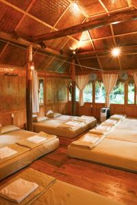 Phòng Tập Thể – Cả Nam Và Nữ (Dormitory Room - Mixed)