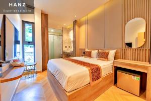 Phòng Superior giường đôi lớn (Superior Queen Room)