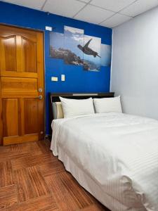 Phòng Giường Đôi Với Phòng Tắm Chung (Double Room with Shared Bathroom)