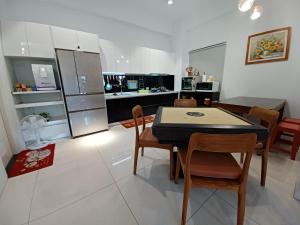Căn nhà phố 3 phòng ngủ (Three-Bedroom Townhouse)