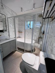 Bungalow Deluxe Nhìn Ra Khu Vườn (Deluxe Bungalow with Garden View)