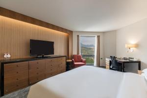 Phòng Loại Sang Giường King - Chỉ Phòng (King Deluxe Room - Room Only)