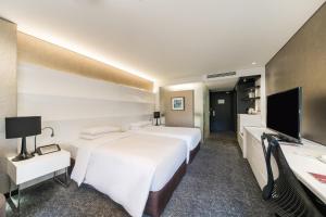 Phòng Executive 2 Giường Đơn – CHỈ PHÒNG (Twin Executive Room - Room Only)