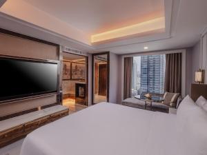 Phòng Loại Sang Giường Lớn (Deluxe King Room)