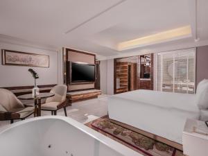 Phòng có giường King và Jacuzzi (Jacuzzi 1 King Bed)