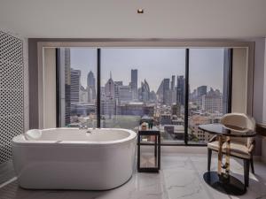 Phòng có giường King và Jacuzzi (Jacuzzi 1 King Bed)