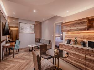 Executive Studio
