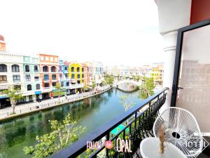 Phòng Có Giường Cỡ King Với Ban Công (King Room with Balcony)