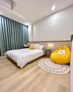 Nhà 4 Phòng Ngủ (Four-Bedroom House)