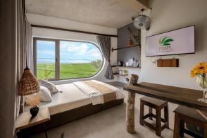 Phòng Có Giường Cỡ King Nhìn Ra Hồ Nước (King Room with Lake View)