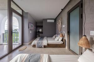 Phòng Có Giường Cỡ King Nhìn Ra Hồ Nước (King Room with Lake View)
