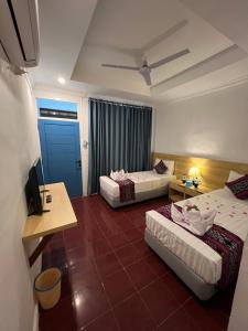 Phòng Hai Giường Đơn Loại Sang (Deluxe Twin Room)