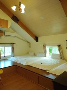 Phòng Gia Đình Nhìn Ra Biển (Family Room with Sea View)