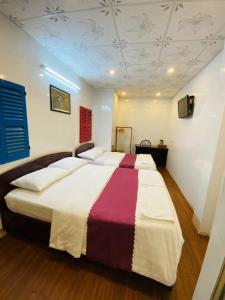 Phòng 2 Giường Đôi (Double Room with Two Double Beds)